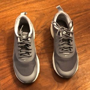 Nike Air Max; women’s 6.5